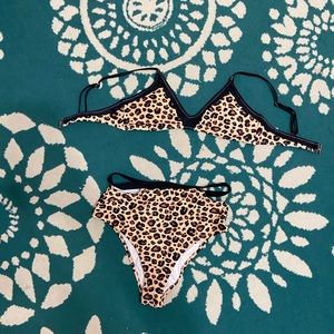 CUPSHE swimsuit! Worn twice!! Medium!